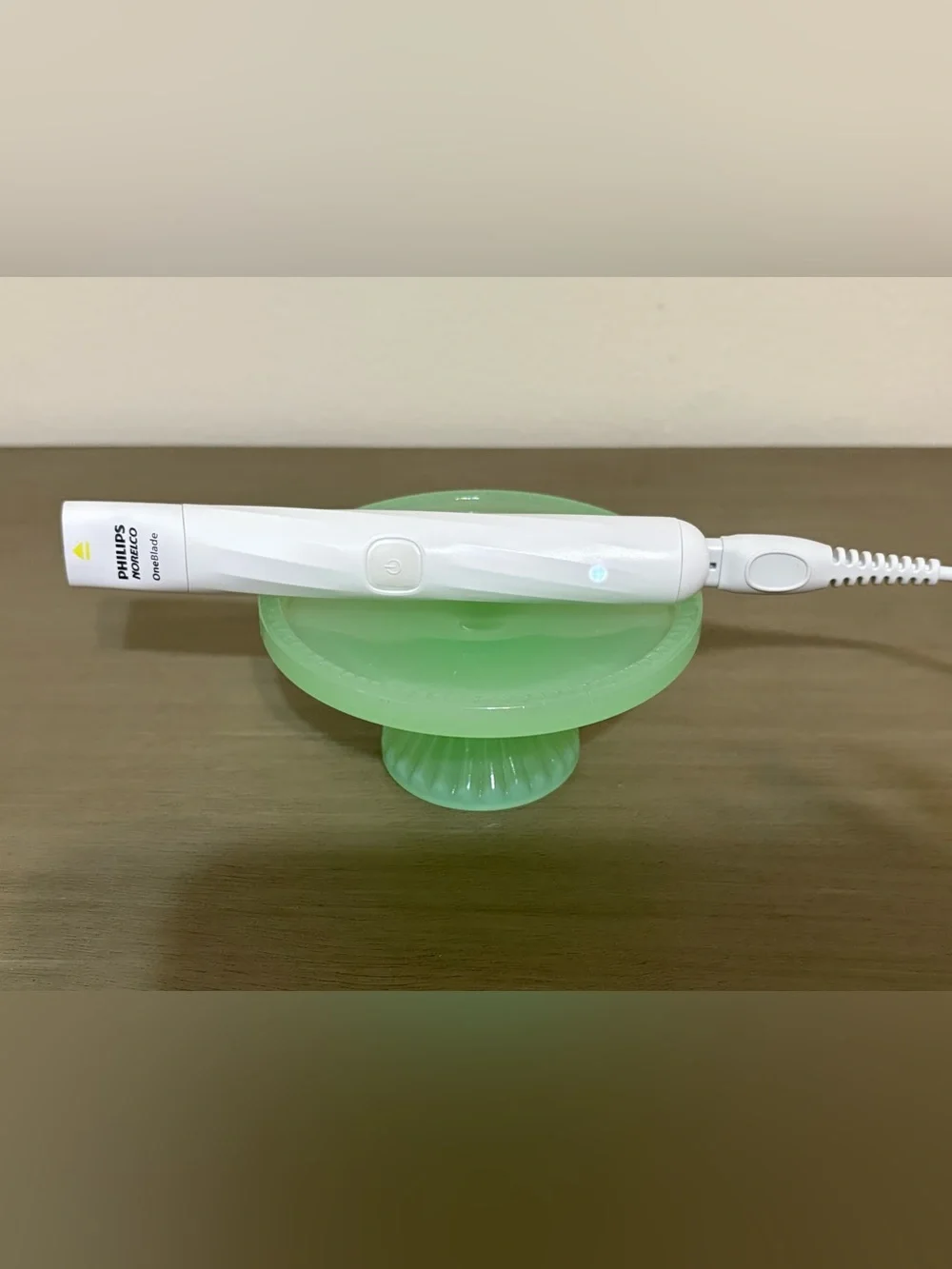 OneBlade Philips Norelco Shaver Razor Intimate Trim & Shave - White
